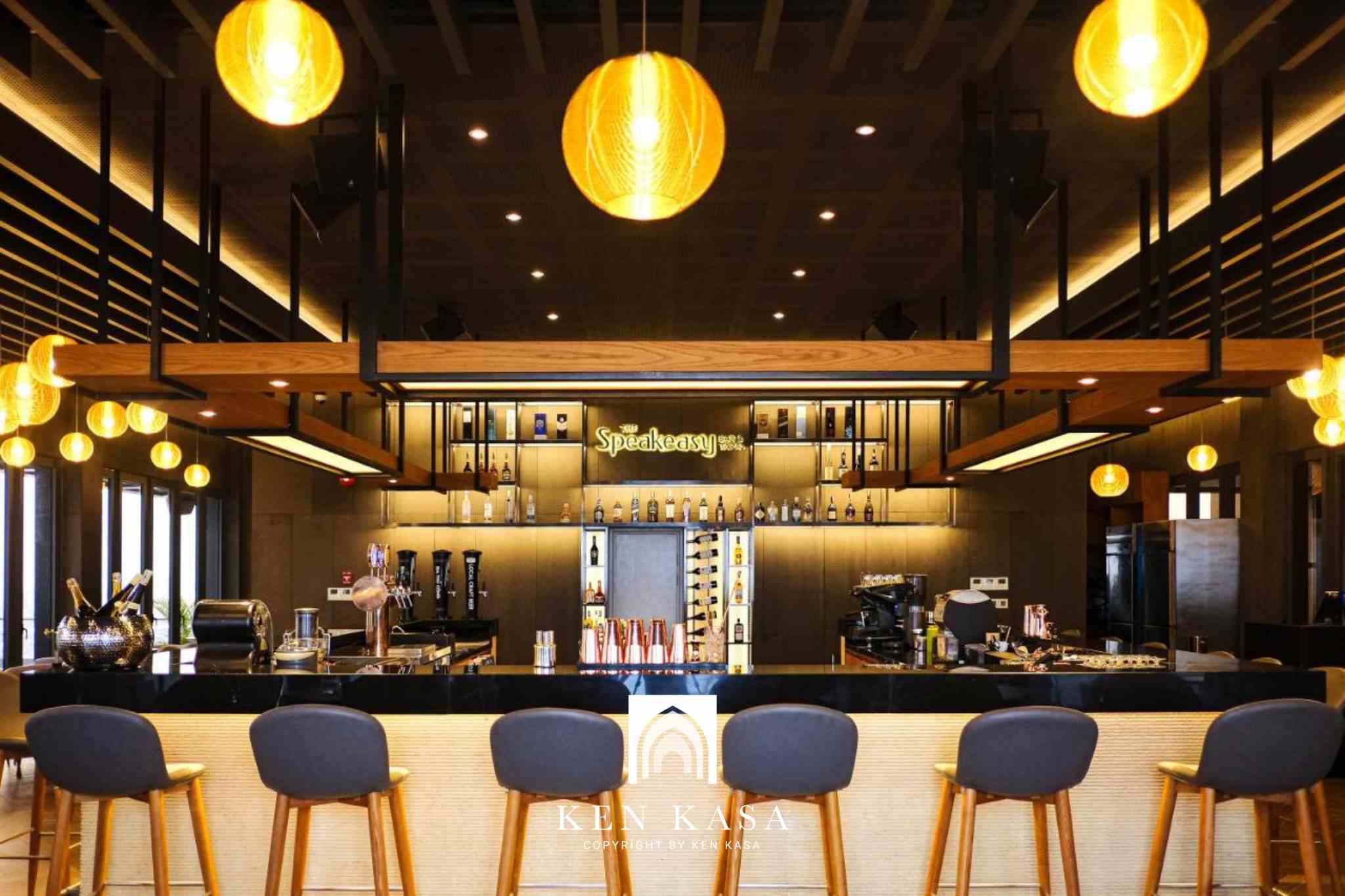 The Speakeasy Bar Tapas tại Sel de Mer Hotel & Suites 